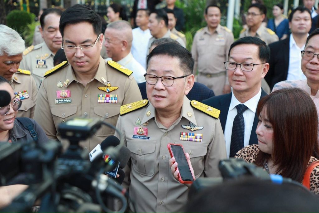 "การศึกษาต้องมาก่อน!" ครูประเสริฐ ประเดิมข้อสั่งการแรกหลังรัฐบาลแถลงนโยบาย งัดมาตรการด่วนช่วยผู้ปกครองสู้ค่าครองชีพ สั่งโรงเรียนผ่อนปรนกฎระเบียบและขอความร่วมมือลดค่าใช้จ่ายทันที พร้อมเตรียมแถลงนโยบายใหญ่ 20 เม.ย. นี้